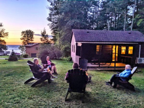 Cozy Cottage Lake Access Kayak Fire Pit